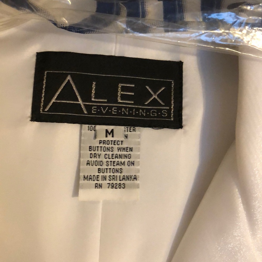 Top - Picture 2 of 2